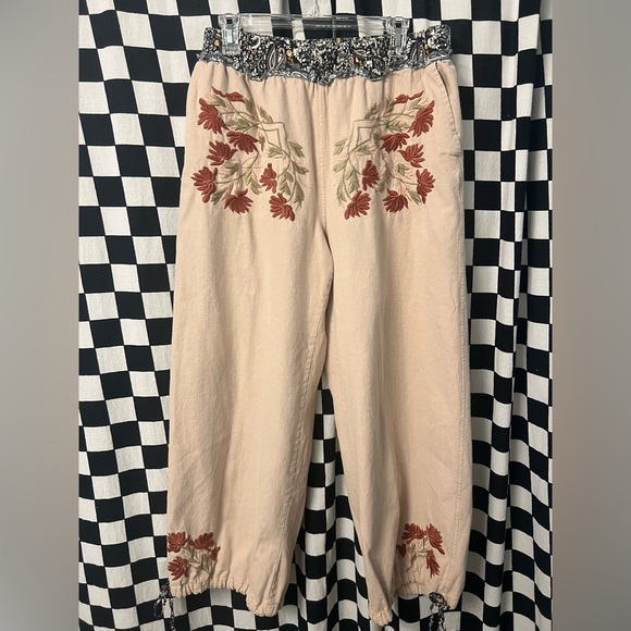 Blue Velvet whimsical embroidered joggers - Picture 4 of 16